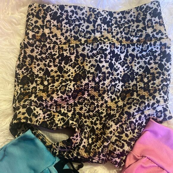 Bundle (3) Baby Girl Bummies; Leopard, Pink, Marble Turquoise with Black Fringe - Picture 4 of 13